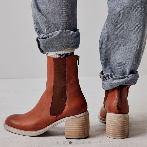 Free People Shoes - Free People Essential Chelsea Ankle Boots 6 Whiskey Brown